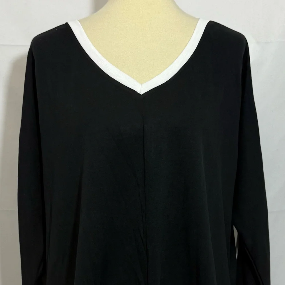 French Laundry Women’s Size XL Black Sweater with White V-Neck - Picture 6 of 12